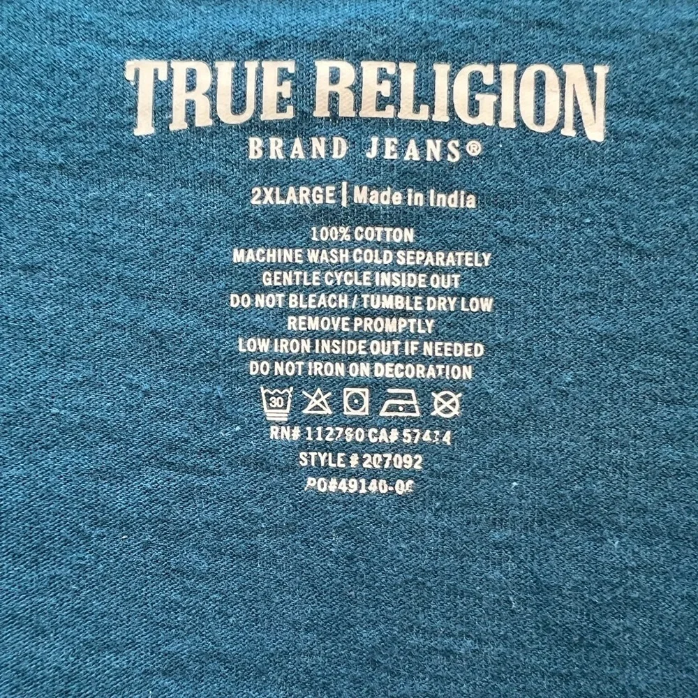 True Religion Blue/Dark Teal V-Neck T-Shirt with Gold Horse Shoe Size XXL - Picture 6 of 7